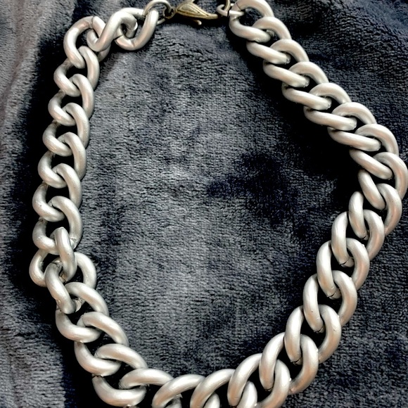 Large chain link necklace ♥️♥️ 🎈🎈 - Picture 2 of 4